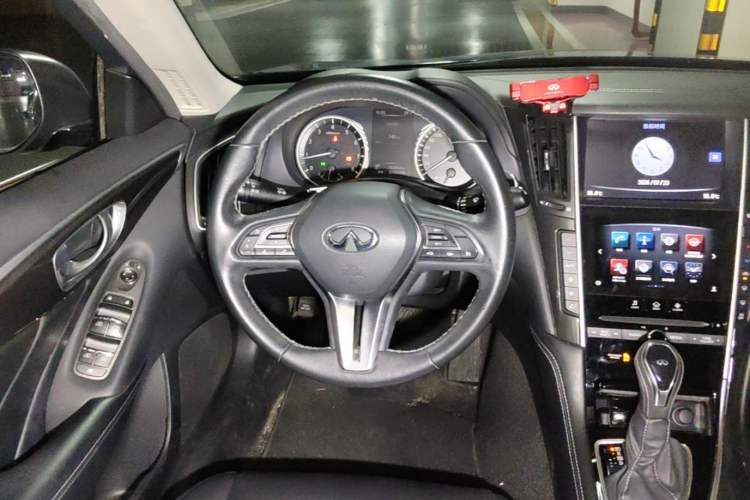 Used Infiniti Q50L 2018 2.0T Comfort Edition China VI Standard Steering Wheel