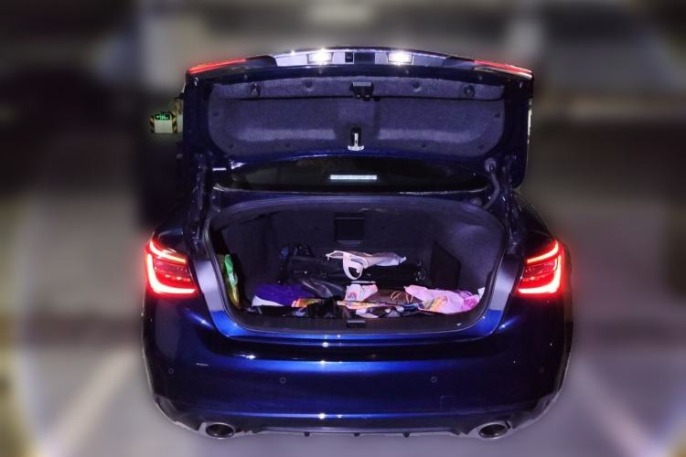 Used Infiniti Q50L 2018 2.0T Enjoyment Edition China V standard Trunk