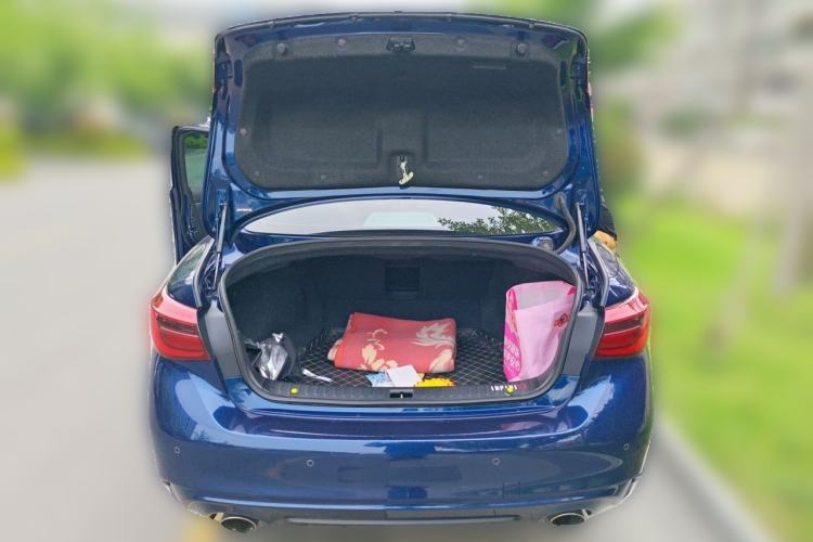 Used Infiniti Q50L 2018 2.0T Enjoyment Version China VI Standard Trunk