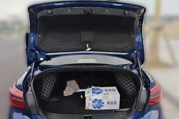 Used Infiniti Q50L 2018 2.0T Enjoyment Version China VI Standard Trunk