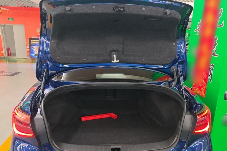 Used Infiniti Q50L 2018 2.0T Comfort Edition China VI Standard Trunk