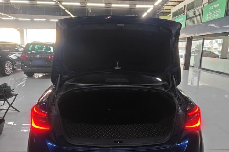 Used Infiniti Q50L 2018 2.0T Enjoyment Version China VI Standard Trunk
