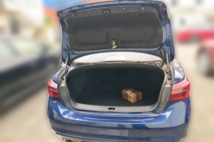 Used Infiniti Q50L 2018 2.0T Enjoyment Version China VI Standard Trunk