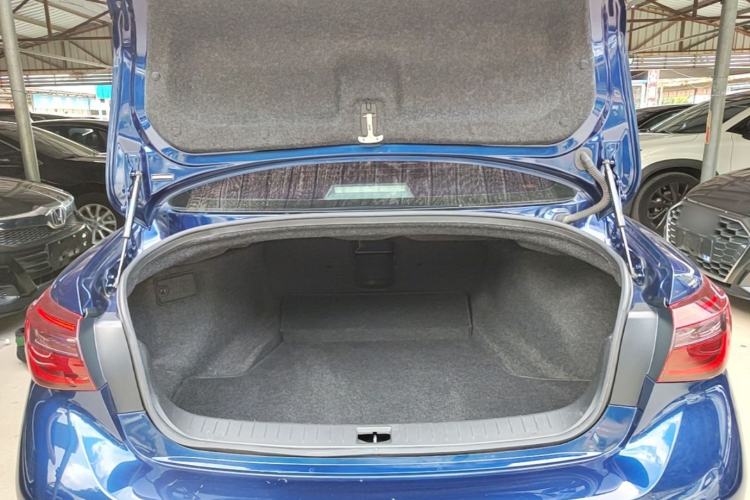 Used Infiniti Q50L 2018 2.0T Enjoyment Version China VI Standard Trunk