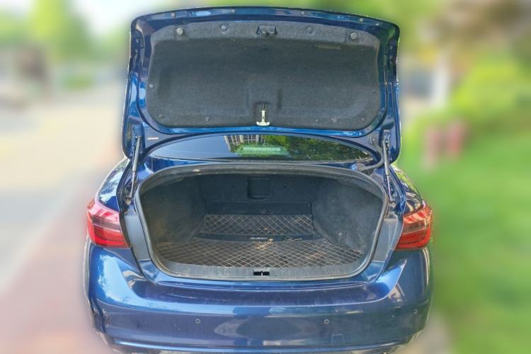 Used Infiniti Q50L 2018 2.0T Comfort Edition China VI Standard Trunk