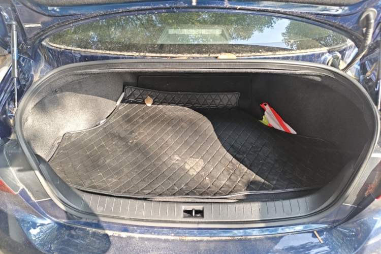 Used Infiniti Q50L 2018 2.0T Comfort Edition China VI Standard Trunk