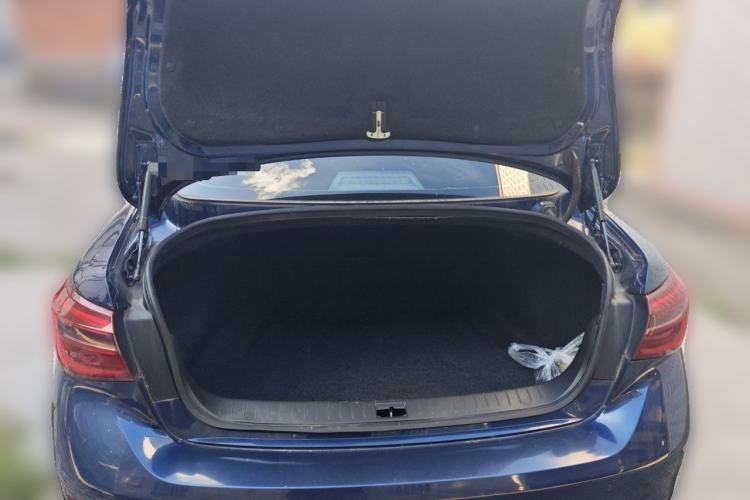 Used Infiniti Q50L 2018 2.0T Enjoyment Version China V Standard Trunk