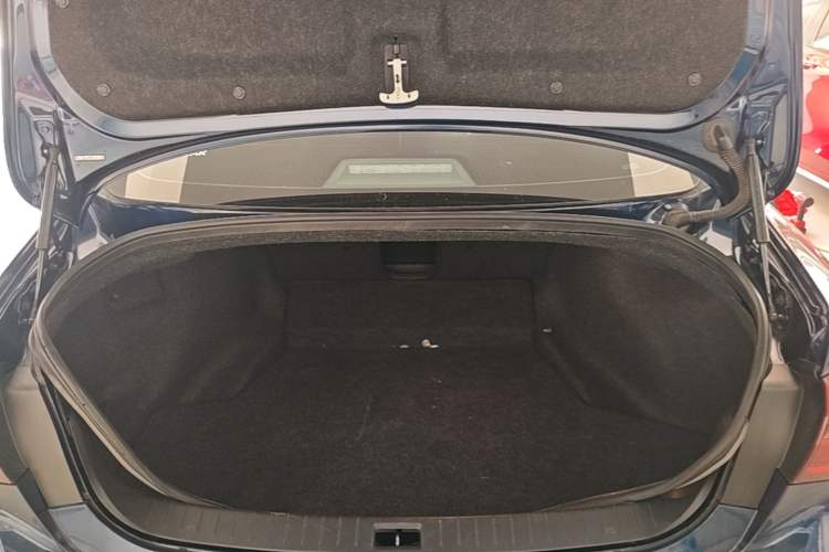 Used Infiniti Q50L 2018 2.0T Comfort Edition China V Standard Trunk