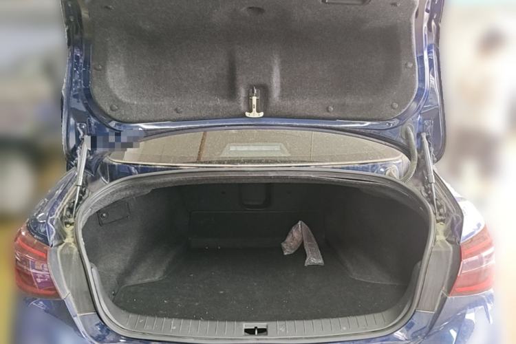 Used Infiniti Q50L 2018 2.0T Enjoyment Version China VI Standard Trunk