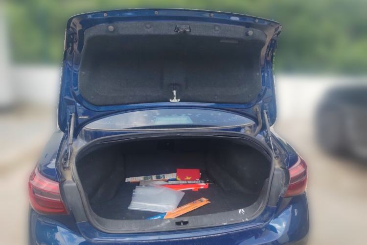 Used Infiniti Q50L 2018 2.0T Enjoyment Edition China V standard Trunk