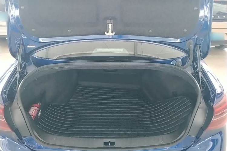 Used Infiniti Q50L 2018 2.0T Enjoyment Version China VI Standard Trunk