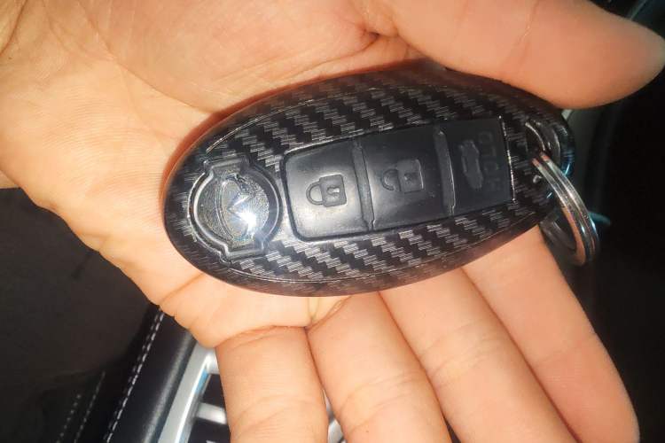 Used Infiniti Q50L 2018 2.0T Enjoyment Version China VI Standard Vehicle Key