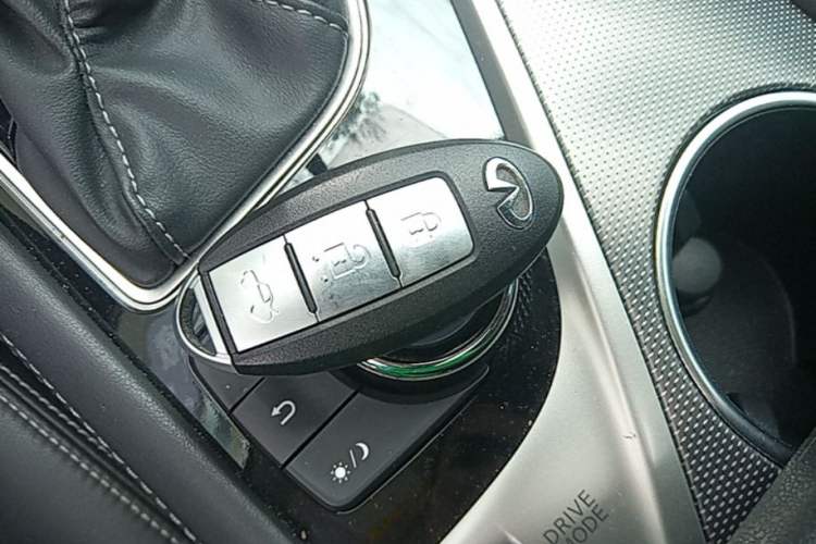Used Infiniti Q50L 2018 2.0T Enjoyment Version China VI Standard Vehicle Key