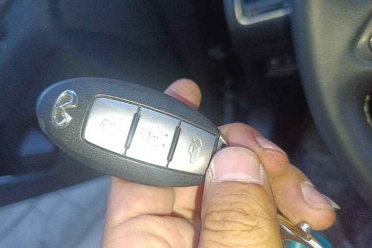 Used Infiniti Q50L 2018 2.0T Enjoyment Version China V Standard Vehicle Key