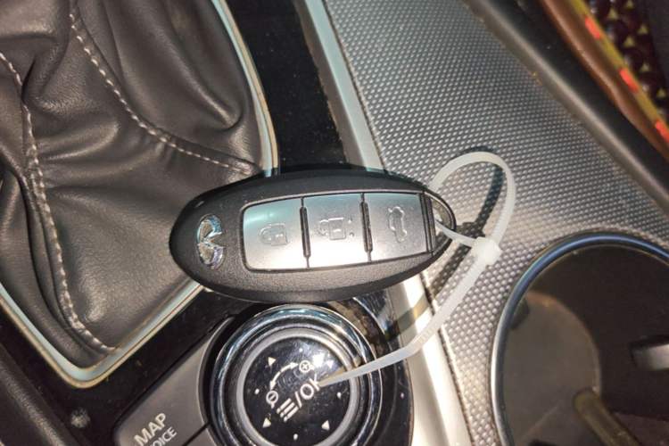 Used Infiniti Q50L 2018 2.0T Enjoyment Version China V Standard Vehicle Key