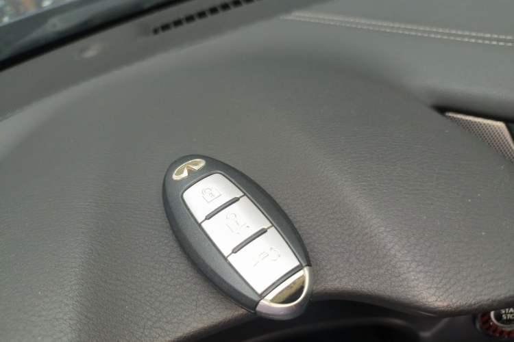 Used Infiniti Q50L 2018 2.0T Enjoyment Version China V Standard Vehicle Key