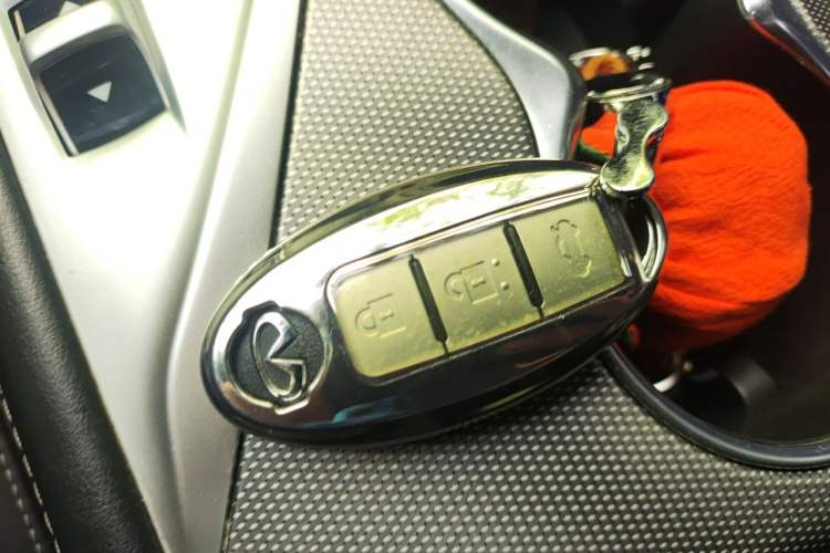 Used Infiniti Q50L 2018 2.0T Enjoyment Edition China V standard Vehicle Key