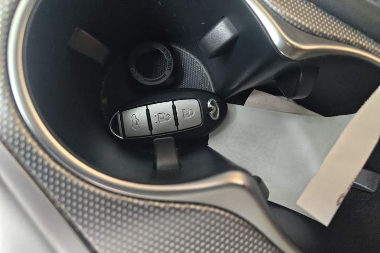 Used Infiniti Q50L 2018 2.0T Enjoyment Version China V Standard Vehicle Key