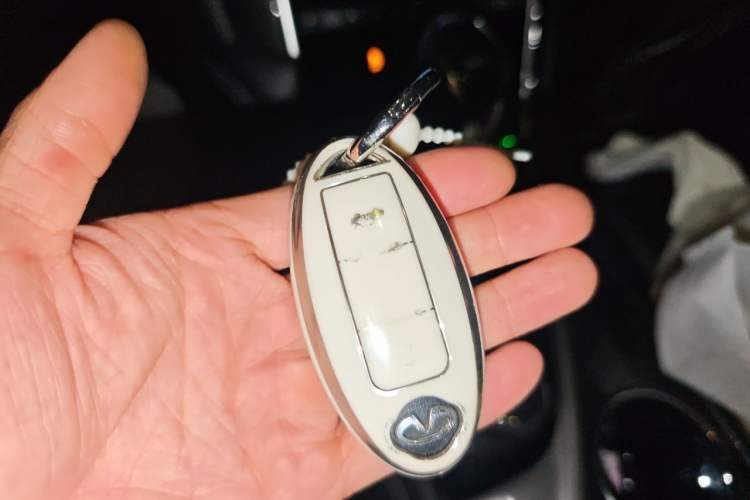 Used Infiniti Q50L 2018 2.0T Comfort Edition China V Standard Vehicle Key