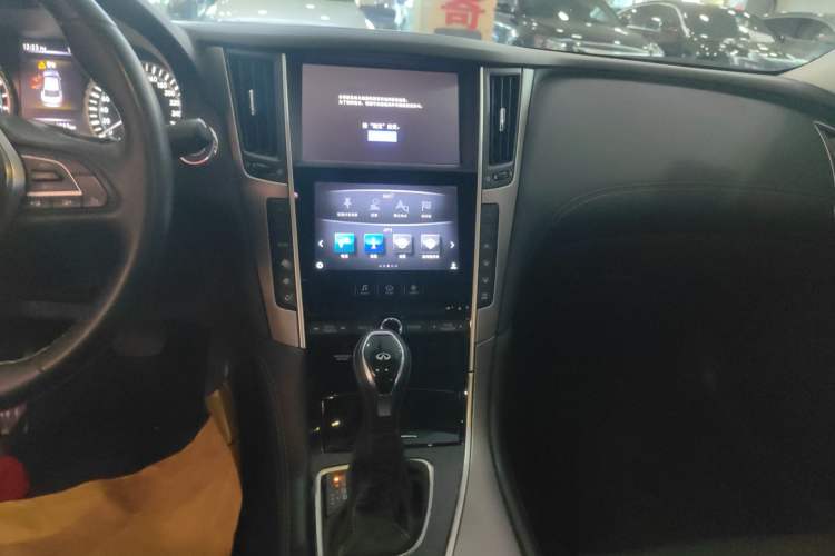 Used Infiniti Q50L 2018 2.0T Enjoyment Version China V Standard Audio And AC Panel
