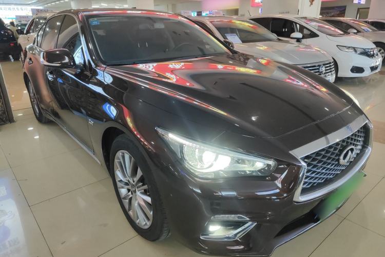Used Infiniti Q50L 2018 2.0T Enjoyment Version China V Standard Front Right 45 Deg