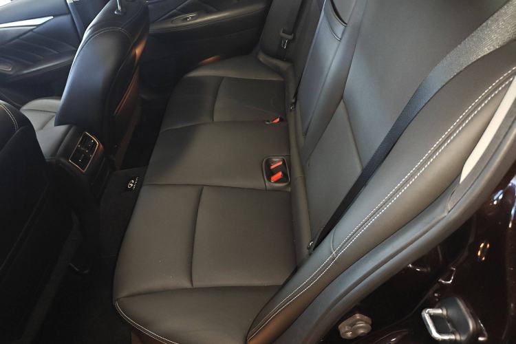 Used Infiniti Q50L 2018 2.0T Enjoyment Version China V Standard Interior 1