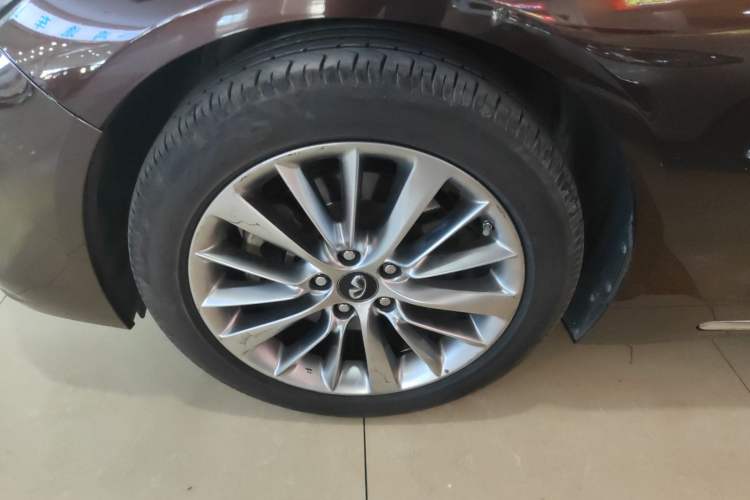 Used Infiniti Q50L 2018 2.0T Enjoyment Version China V Standard Left Front Wheel Hub