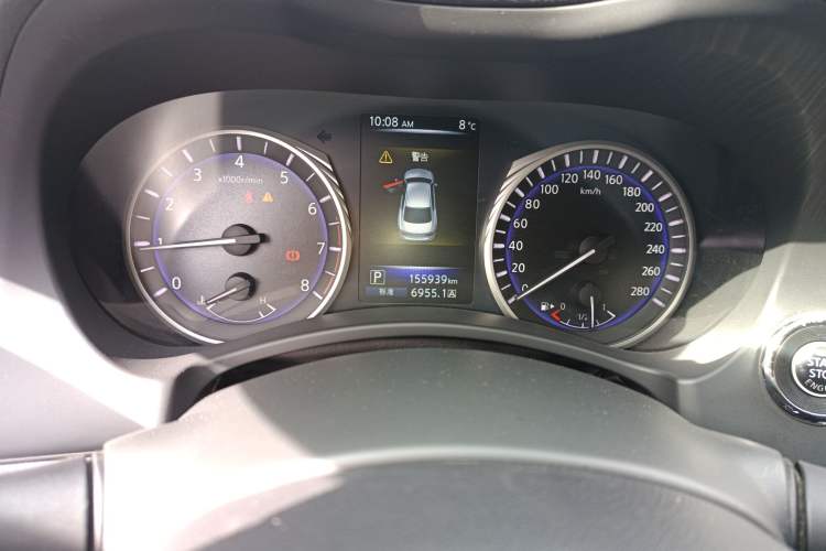 Used Infiniti Q50L 2018 2.0T Comfort Edition China V Standard Odometer Close Up