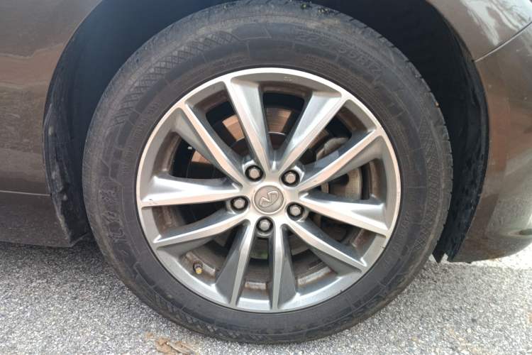 Used Infiniti Q50L 2018 2.0T Comfort Edition China V Standard Right Front Wheel Hub