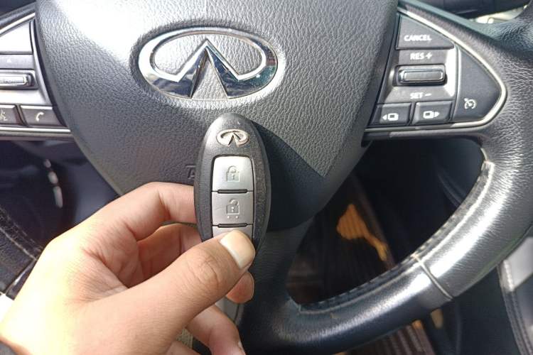 Used Infiniti Q50L 2018 2.0T Comfort Edition China V Standard Vehicle Key