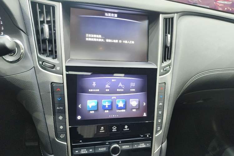 Used Infiniti Q50L 2018 2.0T Enjoyment Version China VI Standard Audio And AC Panel