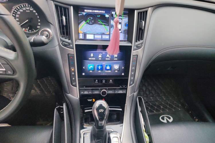 Used Infiniti Q50L 2018 2.0T Enjoyment Version China VI Standard Audio And AC Panel