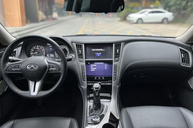 Used Infiniti Q50L 2018 2.0T Enjoyment Edition China V standard Audio And AC Panel