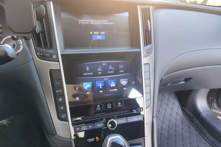 Used Infiniti Q50L 2018 2.0T Enjoyment Version China VI Standard Audio And AC Panel