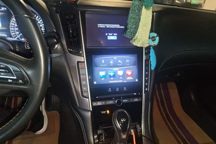 Used Infiniti Q50L 2018 2.0T Enjoyment Version China V Standard Audio And AC Panel