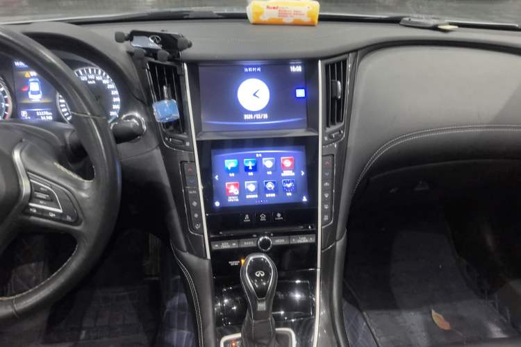Used Infiniti Q50L 2018 2.0T Comfort Edition China VI Standard Audio And AC Panel
