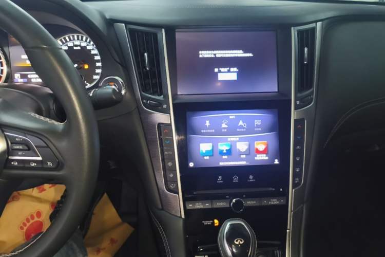 Used Infiniti Q50L 2018 2.0T Enjoyment Version China VI Standard Audio And AC Panel