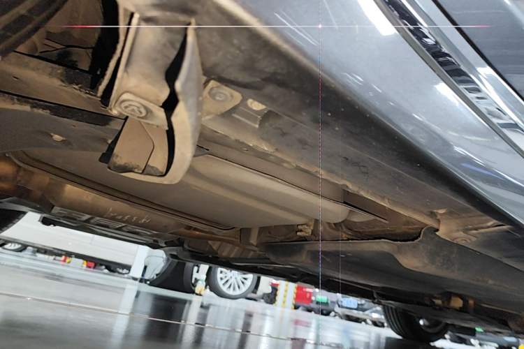Used Infiniti Q50L 2018 2.0T Enjoyment Version China VI Standard Chassis Rear Right