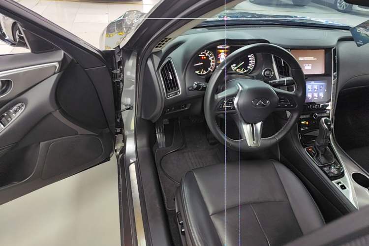Used Infiniti Q50L 2018 2.0T Enjoyment Version China VI Standard Driver Seat