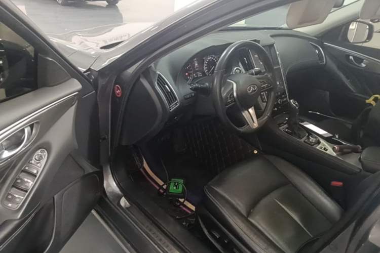 Used Infiniti Q50L 2018 2.0T Enjoyment Version China VI Standard Driver Seat