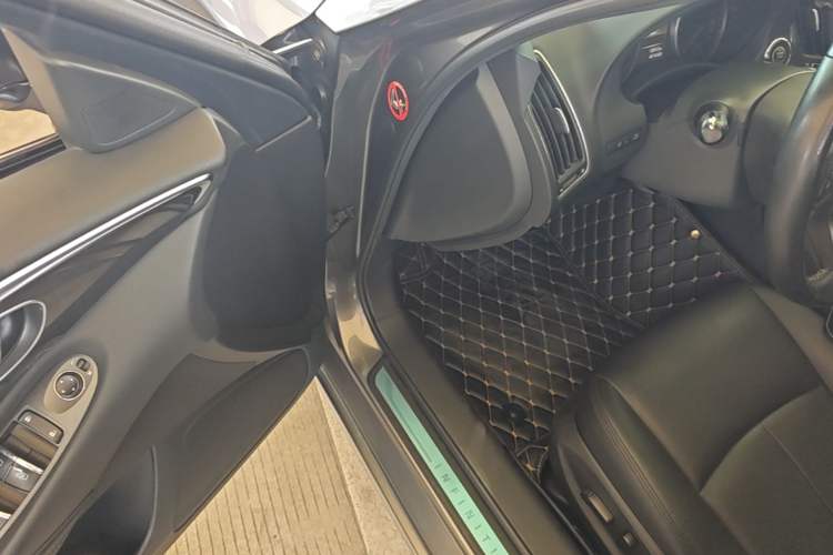 Used Infiniti Q50L 2018 2.0T Comfort Edition China VI Standard Driver Seat