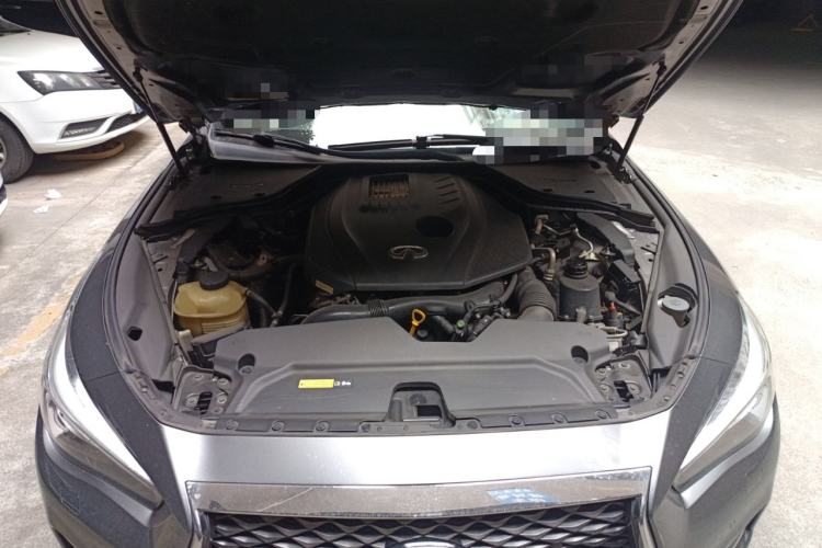 Used Infiniti Q50L 2018 2.0T Enjoyment Version China VI Standard Engine Bay