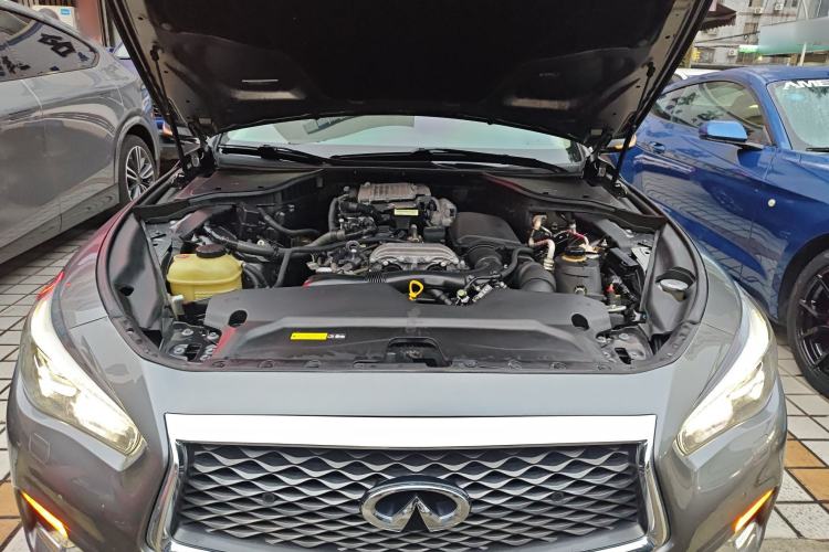 Used Infiniti Q50L 2018 2.0T Enjoyment Edition China V standard Engine Bay