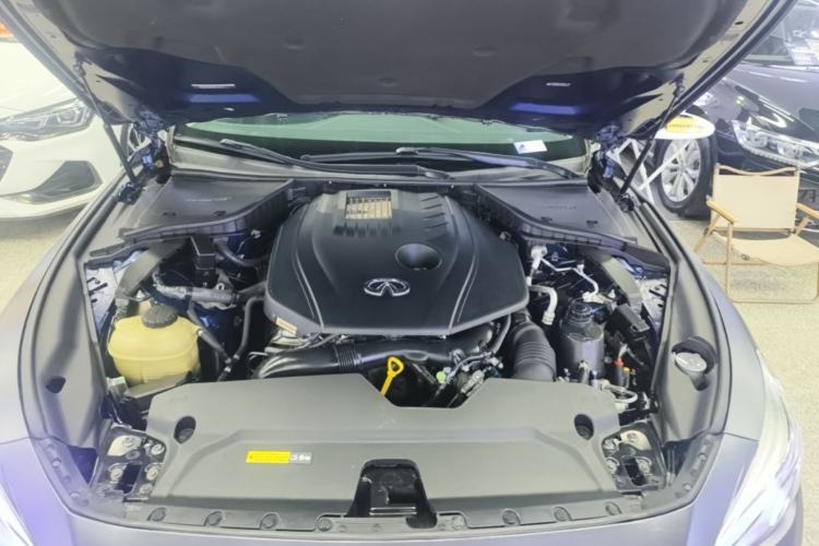 Used Infiniti Q50L 2018 2.0T Comfort Edition China VI Standard Engine Bay