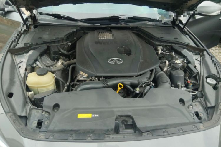 Used Infiniti Q50L 2018 2.0T Enjoyment Version China VI Standard Engine Bay