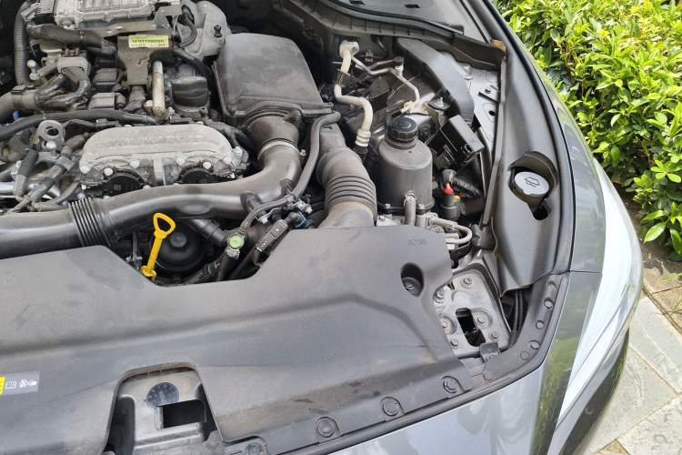 Used Infiniti Q50L 2018 2.0T Comfort Edition China VI Standard Engine Bay Left