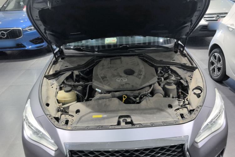 Used Infiniti Q50L 2018 2.0T Comfort Edition China VI Standard Engine Bay