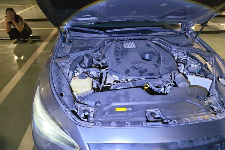 Used Infiniti Q50L 2018 2.0T Elite Sport Version China VI Standard Engine Bay Right