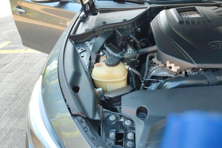 Used Infiniti Q50L 2018 2.0T Enjoyment Version China VI Standard Engine Bay Right