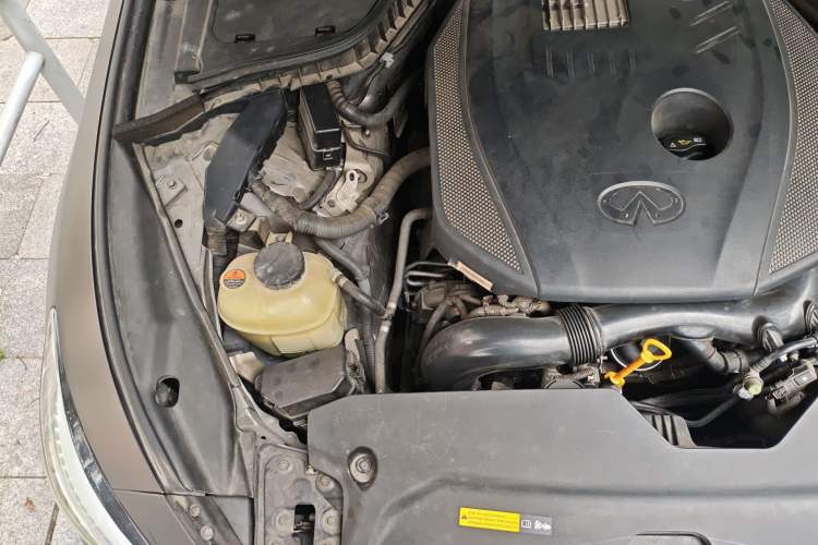 Used Infiniti Q50L 2018 2.0T Enjoyment Version China V Standard Engine Bay Right